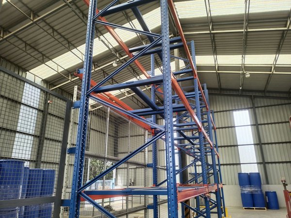 Palettier d'occasion : votre solution de stockage économique et fiable